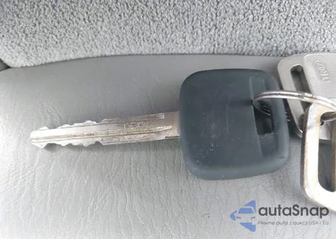 2004 Toyota Corolla Ce из США, поврежденный, VIN 2T1BR32E64C263629